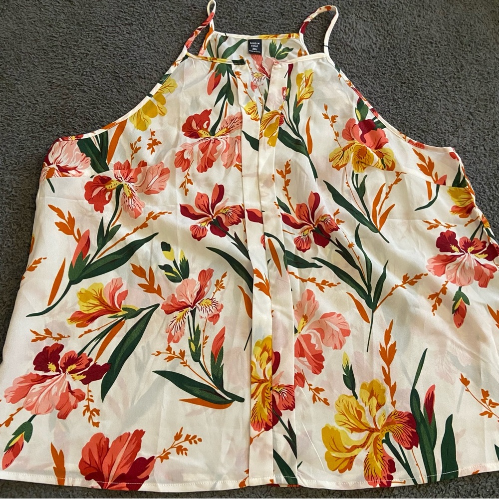 White Floral Tank, size 2XL.